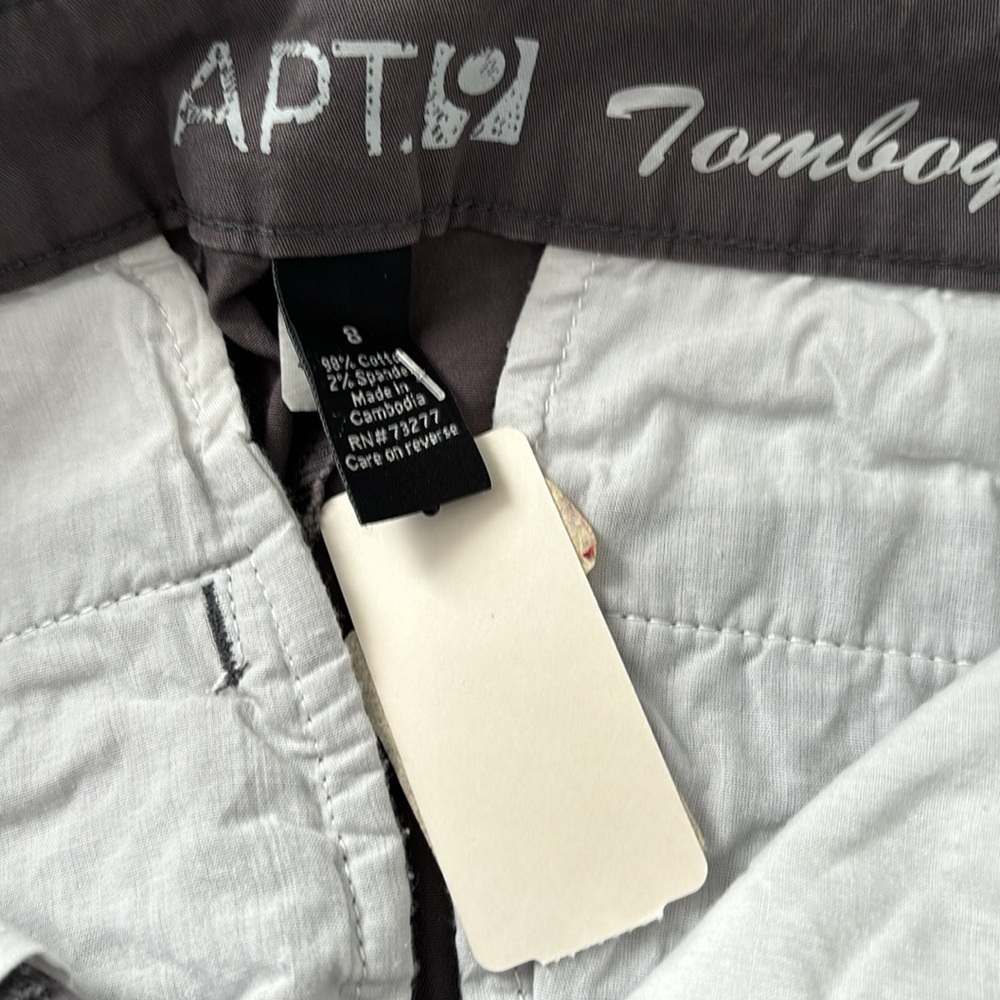 NWT WOMEN PANTS SIZE 8